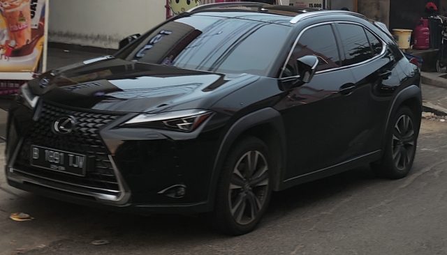 Lexus UX Automat
